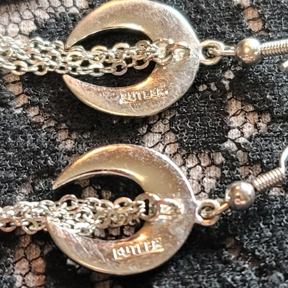 Butler Horn Dangle Earrings - Picture 4 of 7